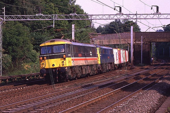 87005 CITY OF LONDON & 87030 BLACK DOUGLAS (Cat No KMM87005) Hunton Bridge 4M74 13.58 Tilbury RCT - Garston FLT 13-06-1986 Ken Moseley C0195