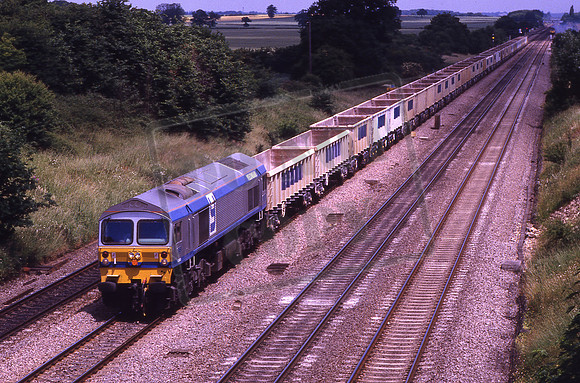 59003 YEOMAN HIGHLANDER (Cat No KMM59003) Ruscombe 6V29 10.24 Purfleet - Merehead Quarry 03-07-1986 Ken Moseley C0308