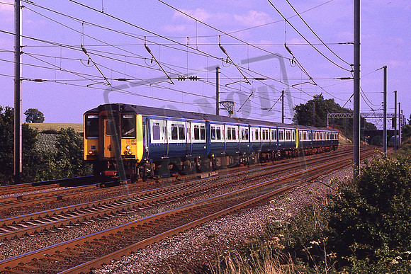 317339 (Cat No KMM317339) 17.23 Moorgate - Bedford 2G34 Near Ayres End 27-06-1986 Ken Moseley C0340