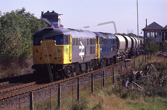 31134 & 31259 Cat No KMM31134) Down Stone & sand hoppers 6Z54 Luffenham Junction 17-09-1986 Ken Moseley C0402