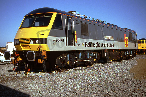 90135 (Cat No TTR2085) Ready for naming. Crewe Basford Hall 03-08-94 Darren Ford