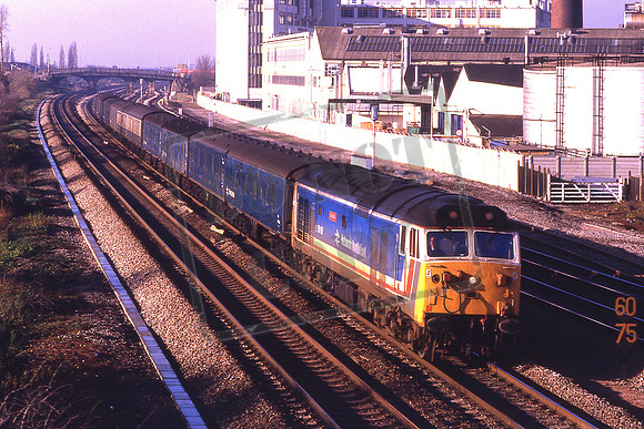 50017 ROYAL OAK (Cat No 50017D) 05.04 Banbury - Old Oak Common vans 3V19 Hayes 06-12-1986 Ken Moseley 0441