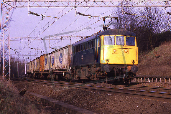 85008 (Cat No KMM85008) 07.26 Garston Freightliner Terminal - Felixstowe North FLT 4E75 Hunton Bridge 07-02-1987 Ken Moseley C0448