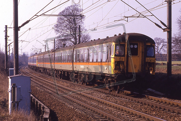 309614 (Cat No KMM309614) 10.40 Liverpool Street - Clacton Near Hatfield Peverill. Unknown Date. Ken Moseley 0475