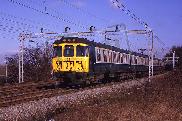 310079 (Cat No KMM310079) 07.21 Birmingham New Street - Euston Kings Langley 20-03-1987 Ken Moseley C0504