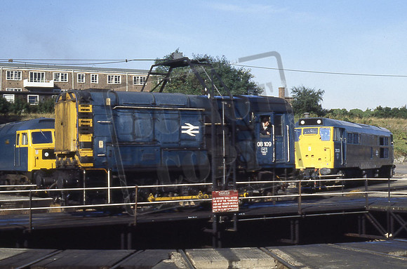 08109 & 31231 (Cat No TTR2266) Old Oak Common 16-10-78 Colin Marsden