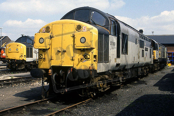 37069 (Cat No IBL37069) DONCASTER WORKS 28-4-1991 I BALL