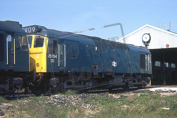 25154 (Cat No RU25154) MARGAM 26-5-1974 R USHER