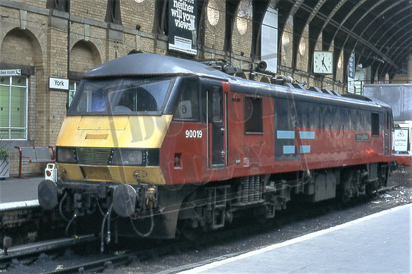 90019 PENNY BLACK York Station  02-05-95 Michael Hill