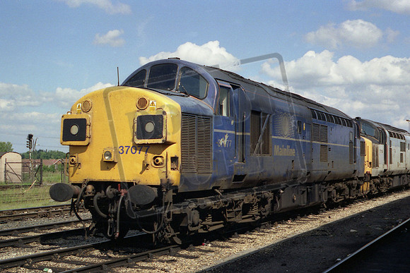 37077 Cat No MH37077) DIDCOT 9-6-1999 MARTIN HIGH