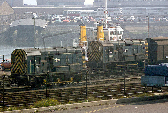 09023 & 09021(Cat No UN09023) DOVER 1984