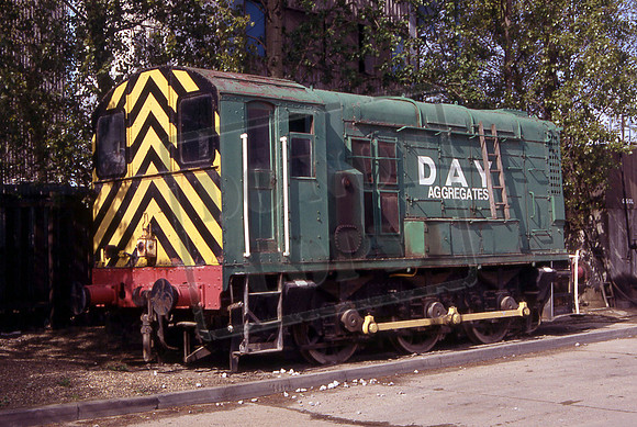 12049 (Cat No UN12049) BRENTFORD MAY 1982