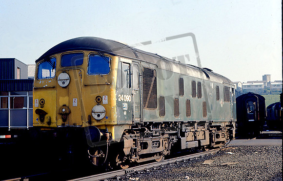 24090 (Cat No RU24090) EASTFIELD DEPOT 17-5-1975 R USHER