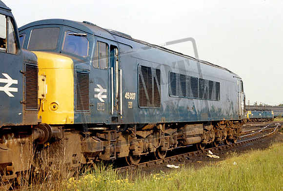 45037 (Cat No RU45037) CRICKELWOOD 26-5-75 R USHER