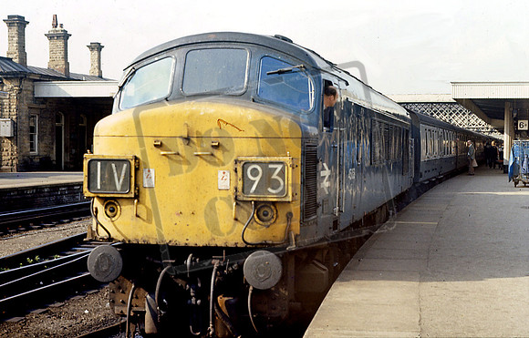 45058 (Cat No RU45058) SHEFFIELD 4-5-75 (R USHER) RU45058