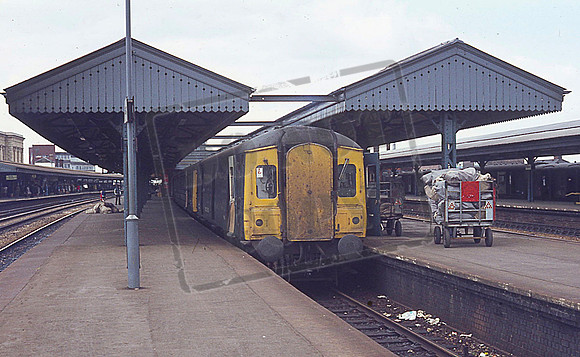 55992 (Cat No DMUUN55992) READING 1977