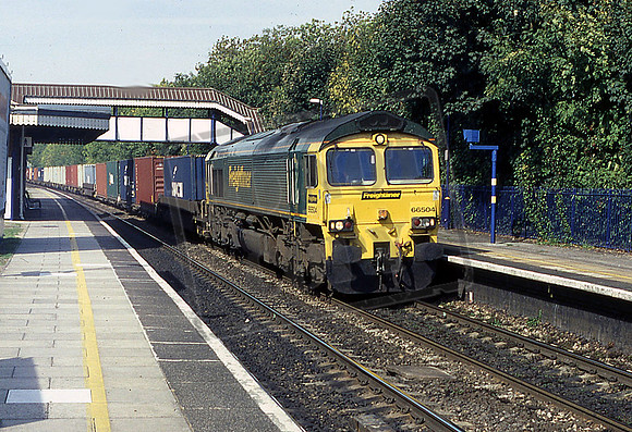 66504 (Cat No MD66504) TILEHURST 22-9-10 MARTYN DAVIES