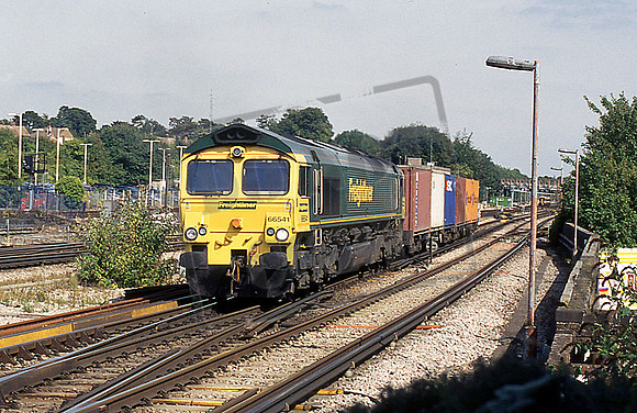 66541 (Cat No MD66541) BASINGSTOKE 2-9-10 MARTIN DAVIES
