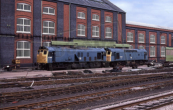 25069 25084 (Cat No MHU25069) SWINDON 19-5-1986 MARTYN HULL