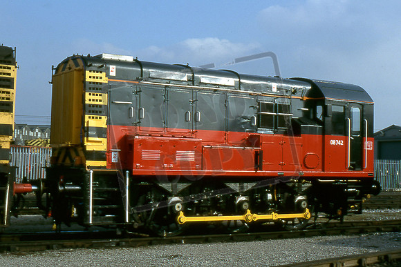 08742 (Cat No TTR2421) Crewe.09-03-96 Michael Hill