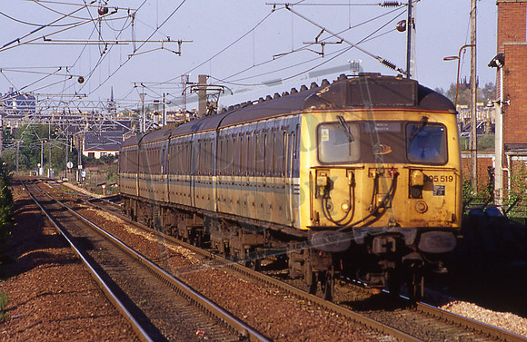 305519 (Cat No 214-13) Slateford 2000 Ross Aitken