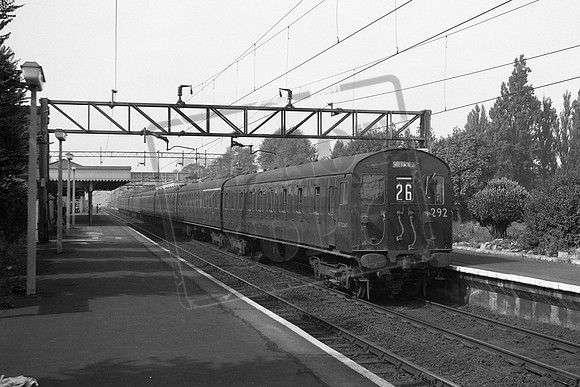 EMU 292 E75265 (Cat No EMU 292) Thorpe Bay 15-09-1962