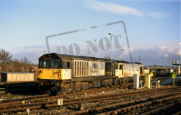 58025 60066 (Cat No 212-14) Didcot 22-01-02 Martin High