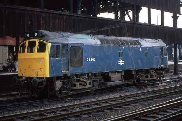 25202 (Cat No UN25202B )Manchester Victoria 1983