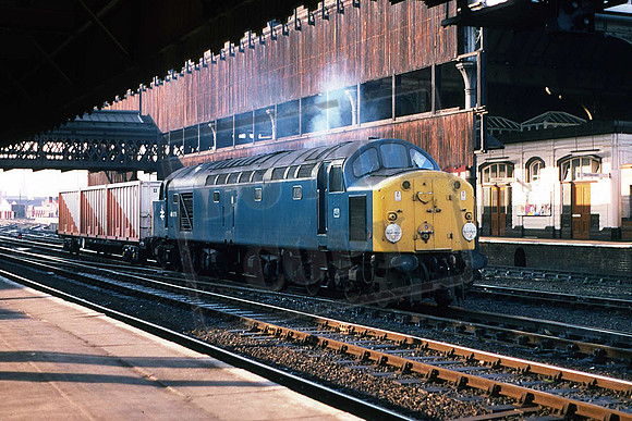 40079 (Cat No UN40079C) Manchester Victoria 1982