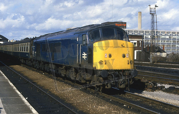 45121 (Cat No 212-37) Bristol Temple Meads 31-03-86 Robert Tarling