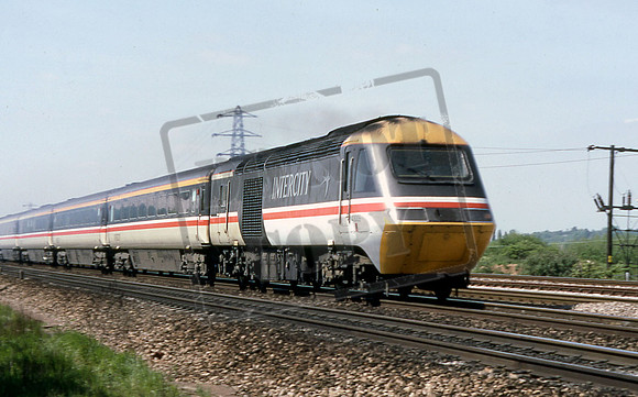 43009 (Cat No 209-35) Suttons  east of Reading April 97 Martin High