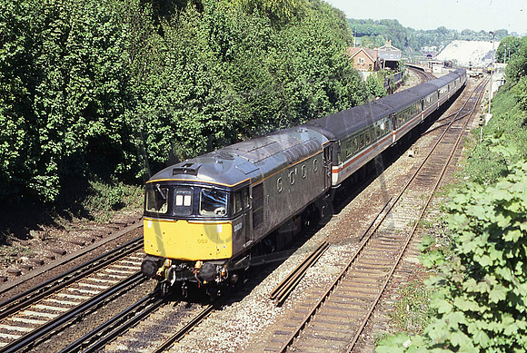 33002 (Cat No UN33002B) Micheldever 08.18 Manchester - Poole 04-05-1980