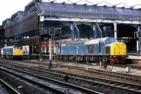 40035 & 25218 (Cat No UN40035) Manchester Victoria 1983