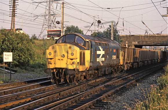 37026 SHAPFELL (Cat No 5-10) Mossend North Junction. Iron Ore empties from Ravenscraig 18-07-90 Ian Ball