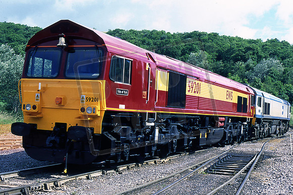 59201 VALE OF YORK & 59002 (Cat No TTR3007) Merehead 27-06-98 Darren Ford