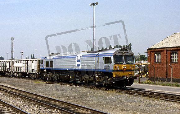 59001 YEOMAN ENDEAVOUR (Cat No TTR2991) Acton Yard 06-06-96 Andrew Wiltshire