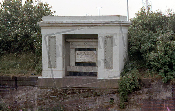 Huskisson Memorial  (Cat No 0-32) 25-07-1979 David Canning