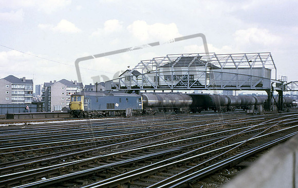 E6013 (Cat No UNE6013) CLAPHAM JUNC 10-8-1972