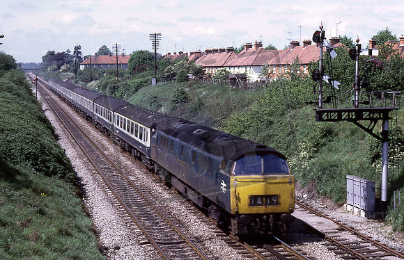 1027 WESTERN LANCER (Cat No TTR10063) Approaching Newbury  on 08.30 Plymouth-Paddington 09-05-74 David Canning