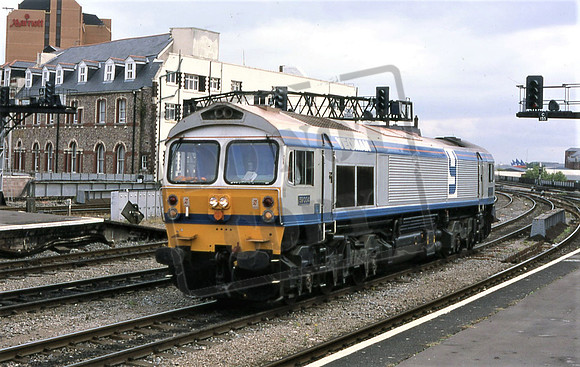 59004 PAUL A HAMMOND (Cat No 212-17) Cardiff  20-07-98 Andrew Wiltshire