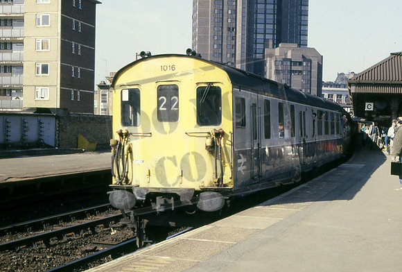 DEMU 1016 (Cat No DEMU 1016) WATERLOO EAST 26-4-1986