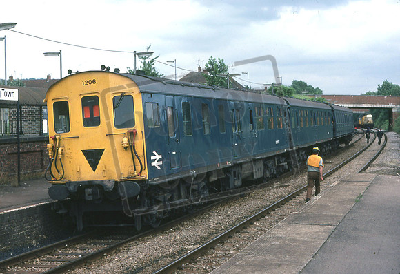 DEMU 1206 (Cat No DEMU1206) Dorking Town 1977
