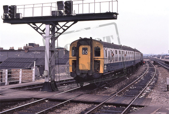 424 (Cat No 202-17) 33108 on the rear.Reading 24-08-1980 David Canning