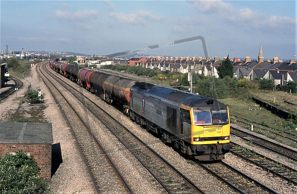 60055 THOMAS BERNADO (Cat No 212-46) Cardiff on Murco Tanks 19-04-02 Andrew Wiltshire