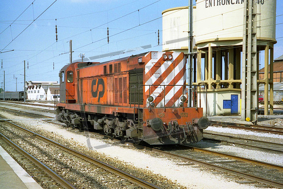 1552 (Cat No POR1552B) At Entroncamento C1989