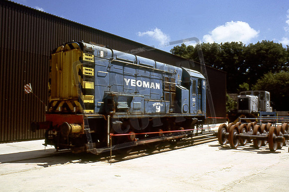 33 (Cat No TTR262) ex 13044, 3044, 08032. Merehead 25-06-89 Martin High