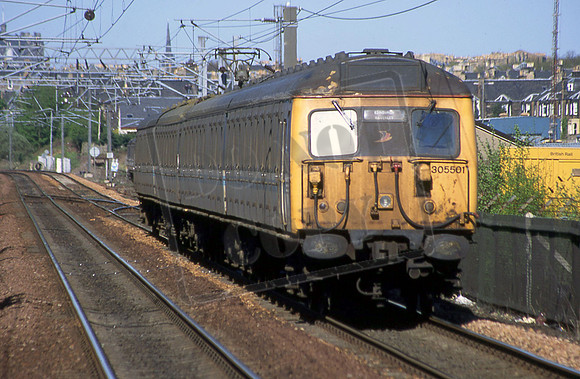 305501 (Cat No 214-14) Slateford 2001 Ross Aitken