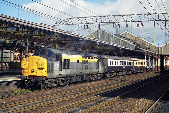 37038 (Cat No UN37038) Crewe Station