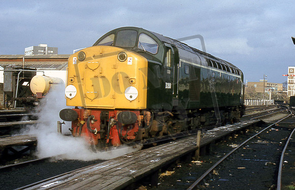 40122 D200 (Cat No TTR1170) Ayr Station 22-10-83 George Walker