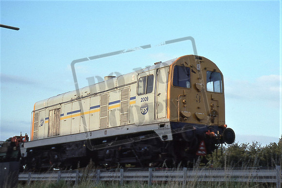 20120 RFS2009 (Cat No TTR1771) Somewhere on an M1 slip road. SEPT 93 Martin High